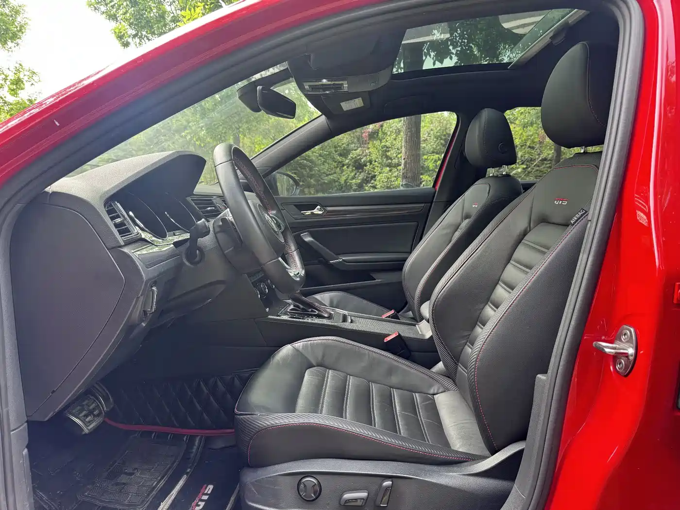 Volkswagen Lamando 2017 2.0T GTS фото 3