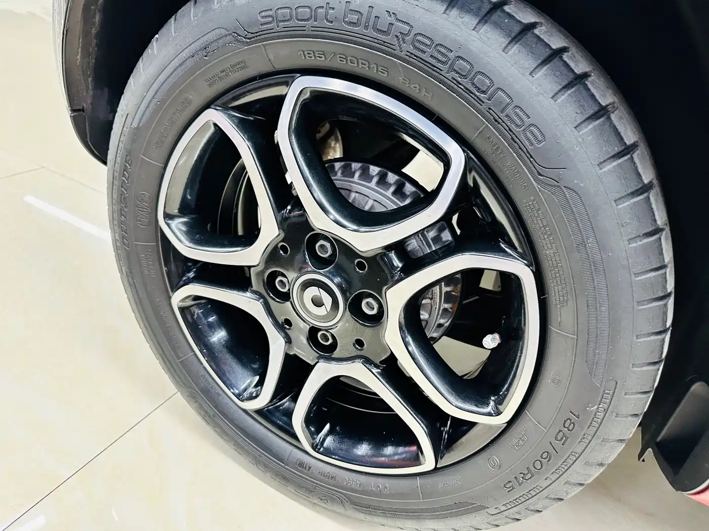 smart fortwo 2019 2019 0.9T 66kW Hardtop Wind Edition China VI