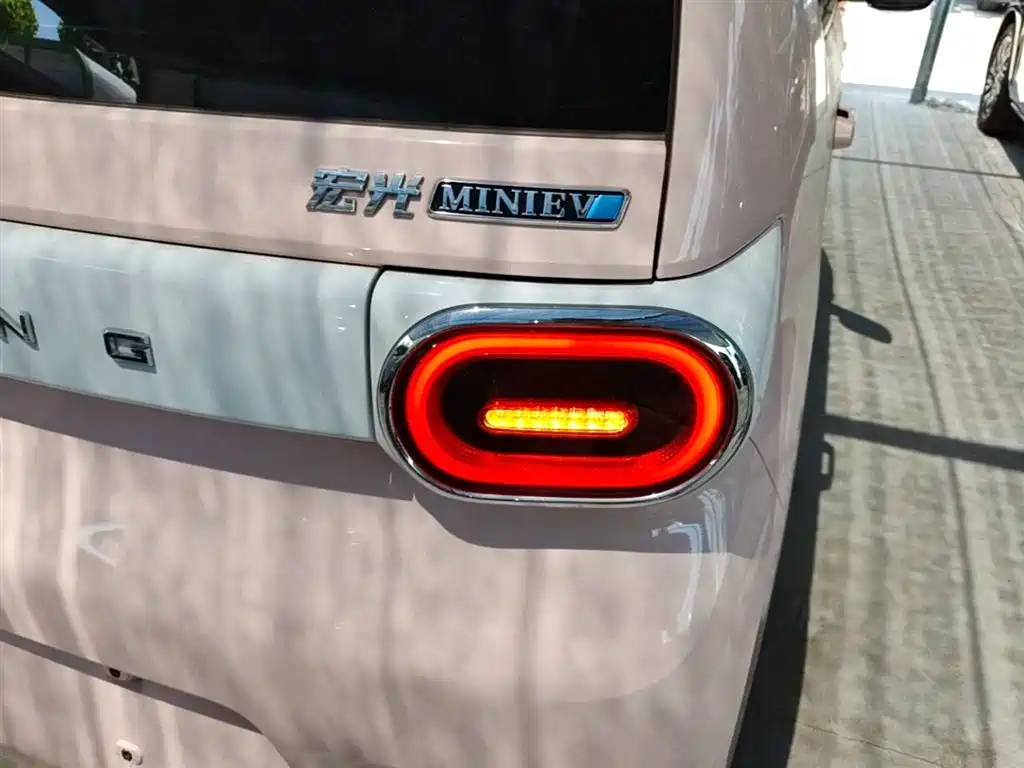 Фото 8 - Wuling Motors Hongguang MINIEV