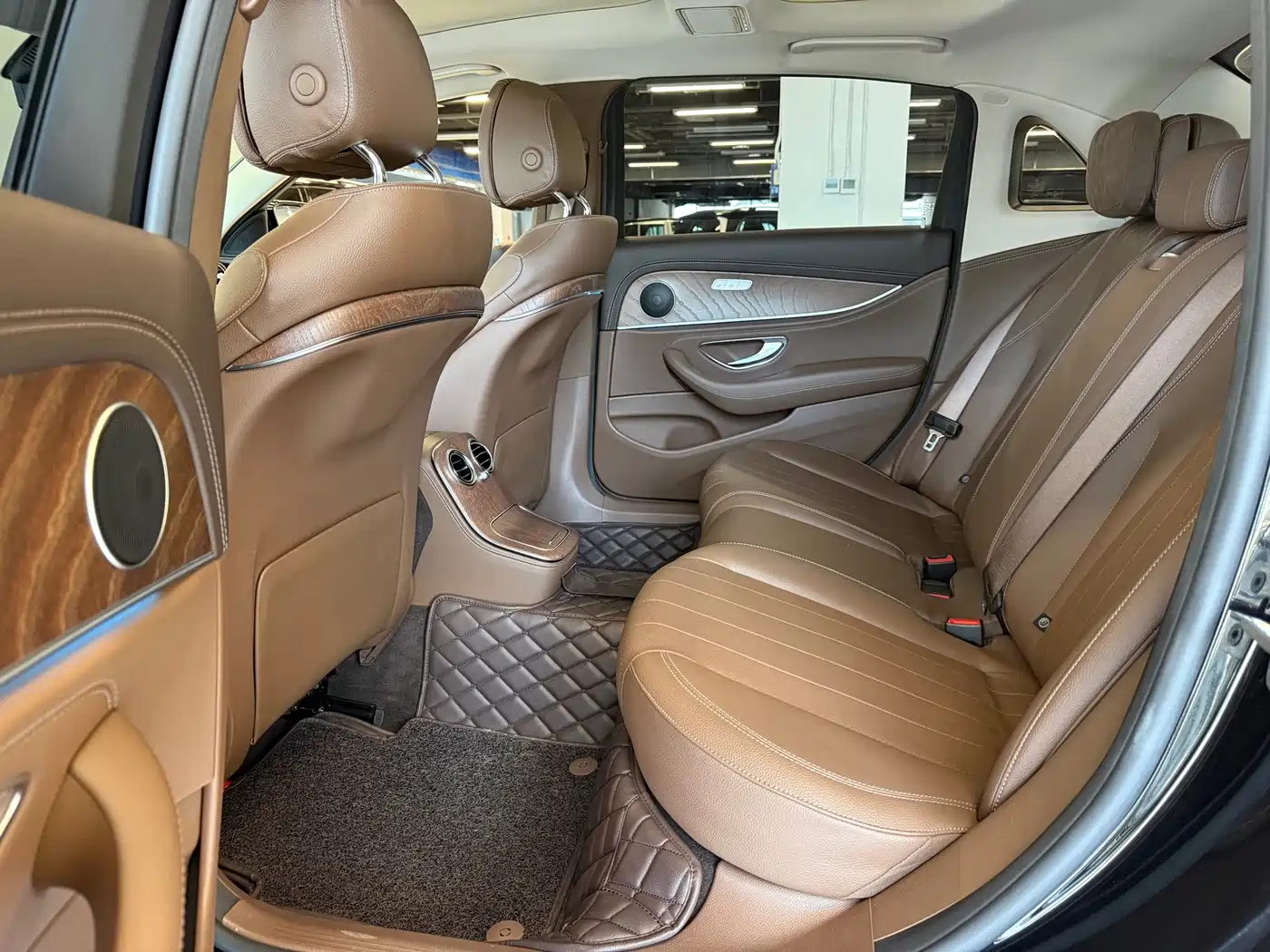 Mercedes-Benz E-Class 2022 E 260 L фото 14