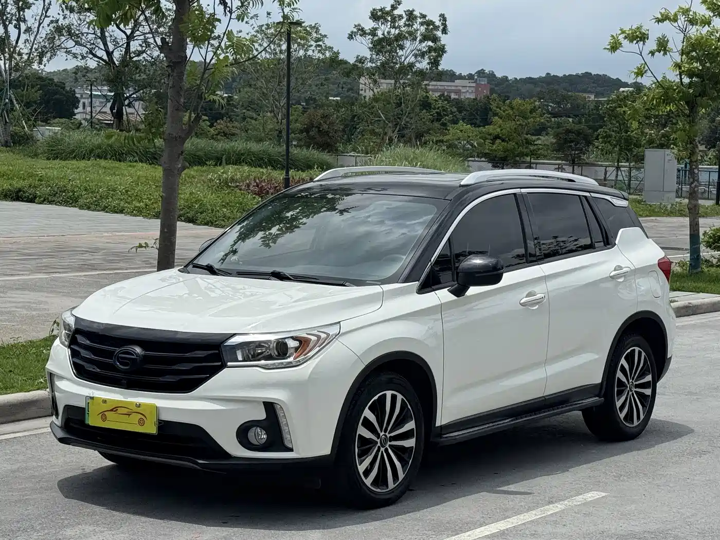 GAC Trumpchi Trumpchi GS4 New Energy 2017 1.5L PHEV Premium Edition