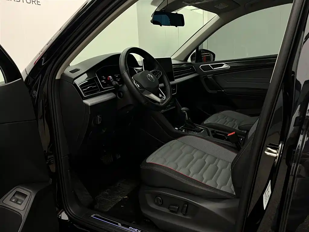 Volkswagen Tiguan L PHEV 2022 430PHEV Plug-in Hybrid Flagship Edition фото 4