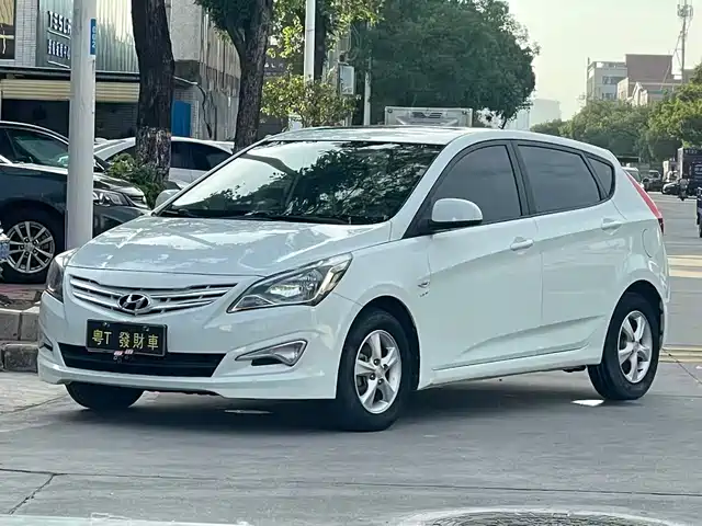  Hyundai Reina 2014 Model 1.4L Automatic GLX