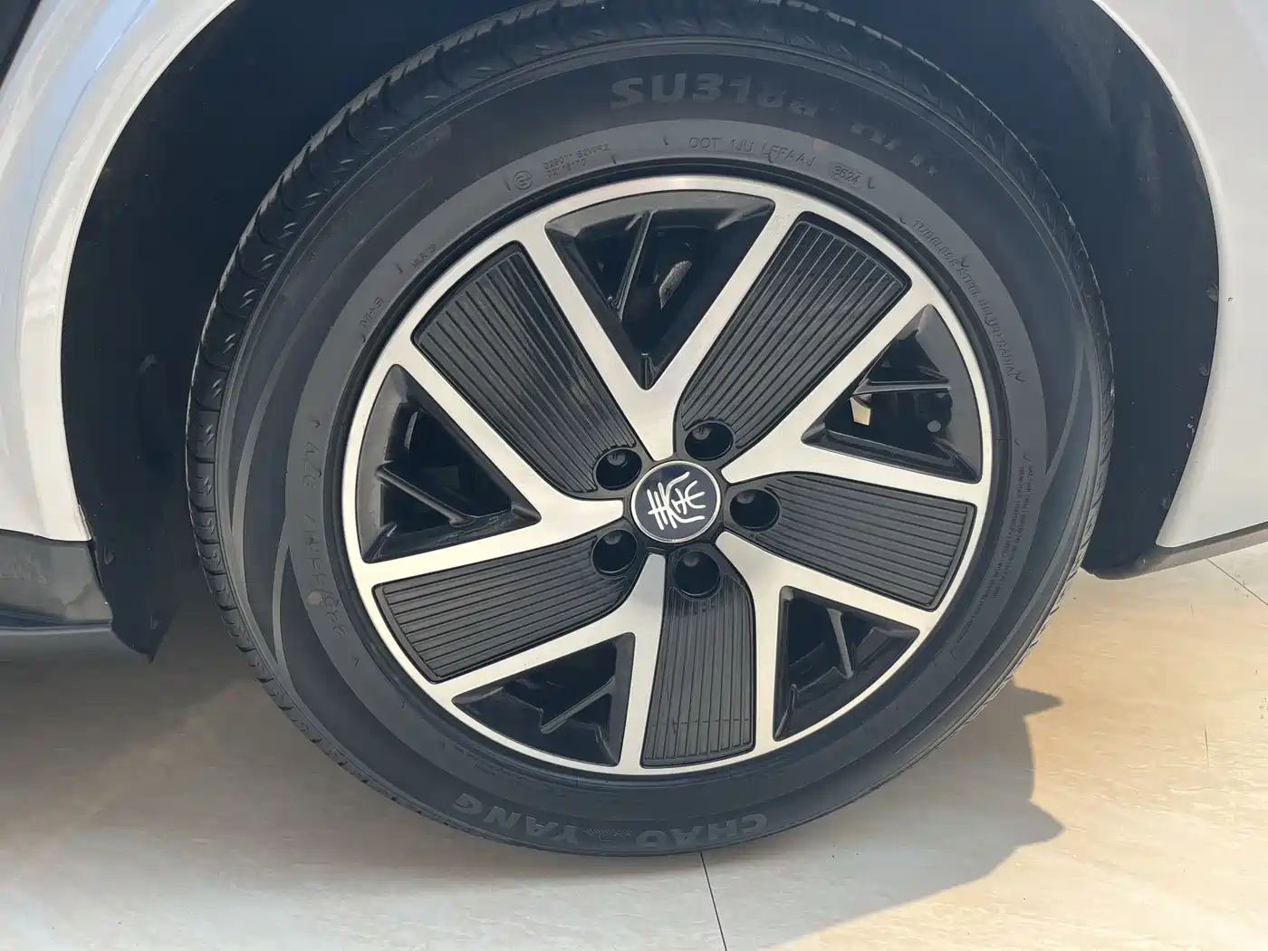 BYD Qin PLUS 2024 Glory Edition DM-i 120KM Surpass фото 13
