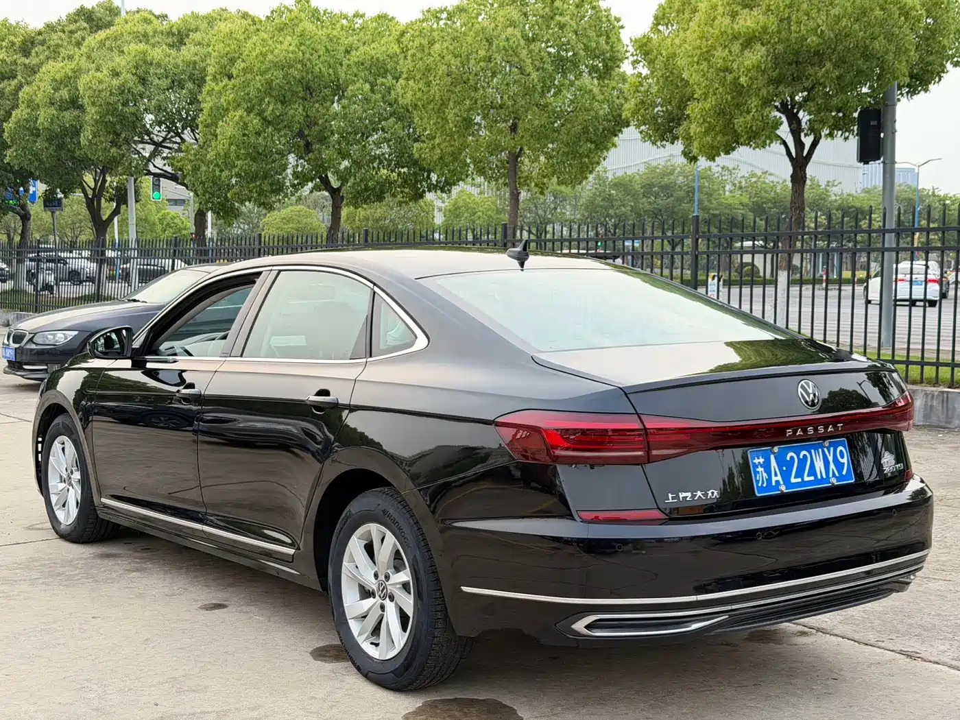 Volkswagen Passat 2022 280TSI Business Edition фото 3