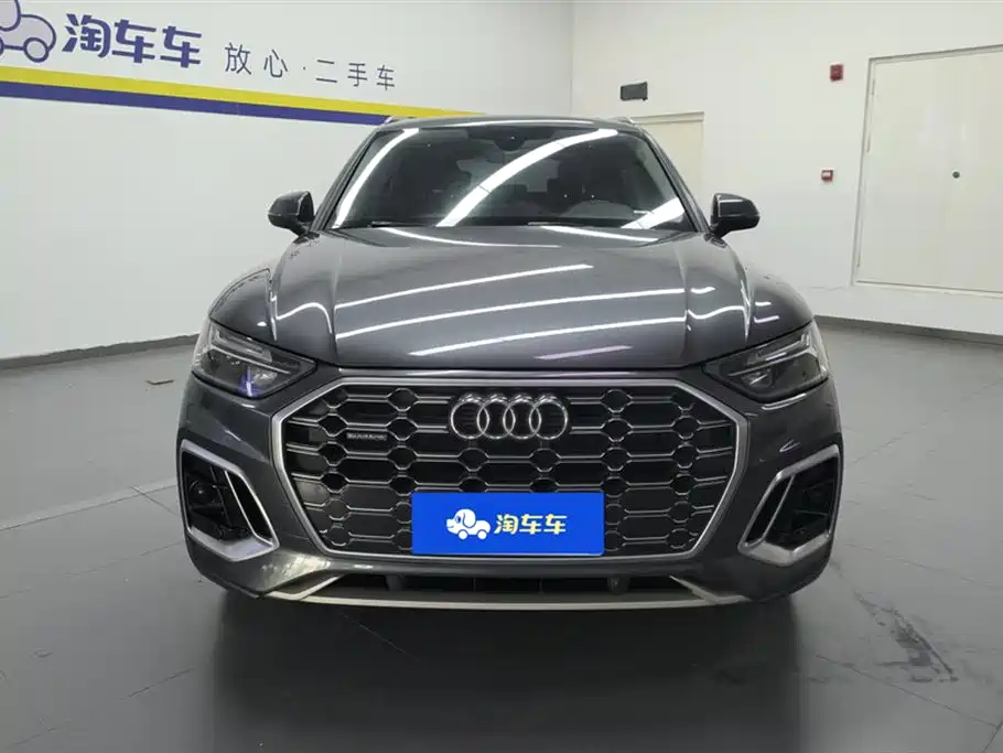 Audi Q5L 2022 45T Luxury Dynamic фото 2