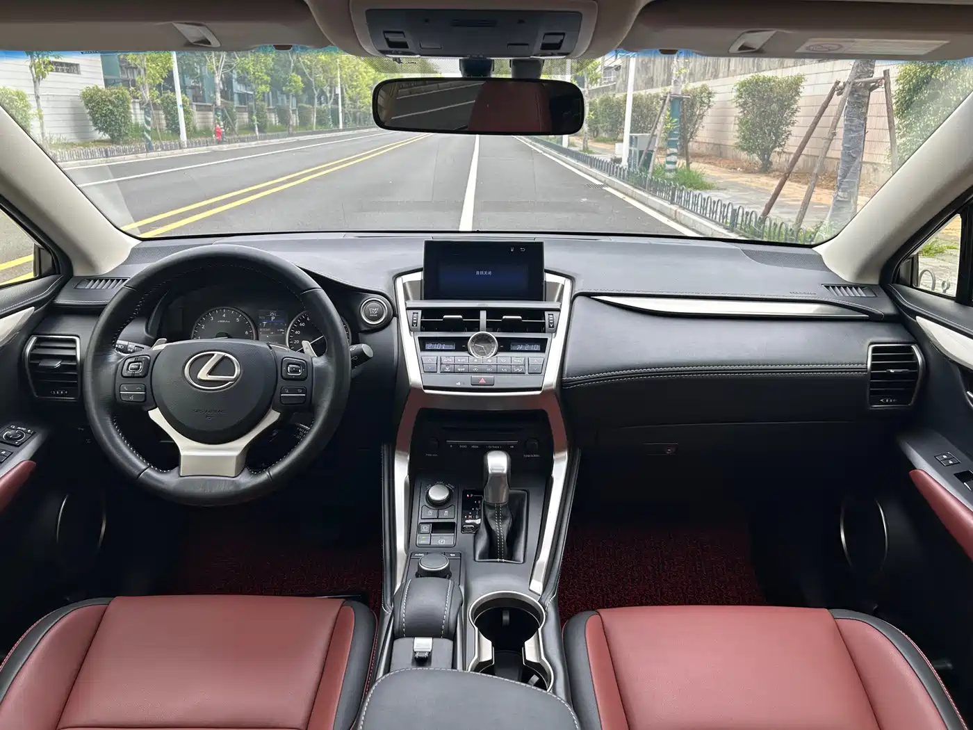 Lexus NX 2015 200t AWD F Sport фото 5