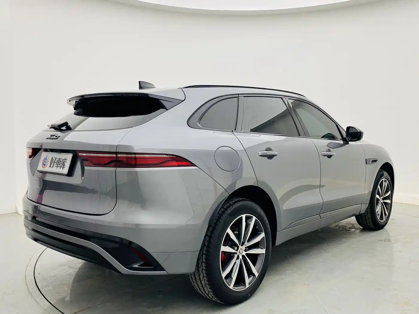 Jaguar F-PACE 2024 2024 P250 R-Dynamic SE