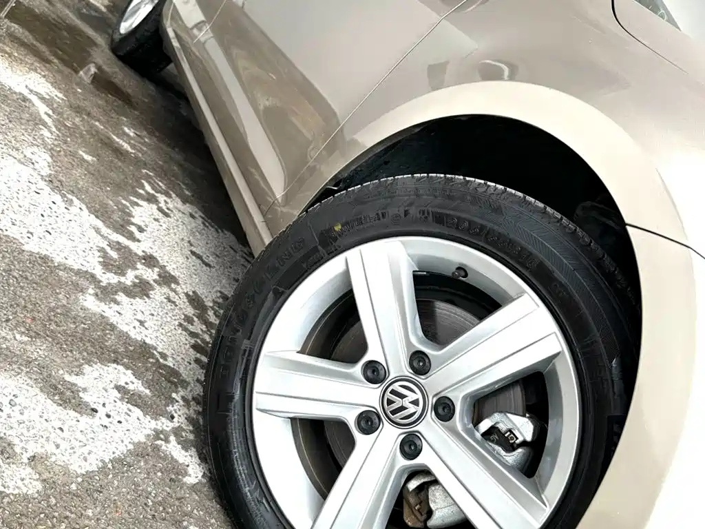 Volkswagen Golf 2017 230TSI Auto Comfort Millionth Anniversary Edition фото 27