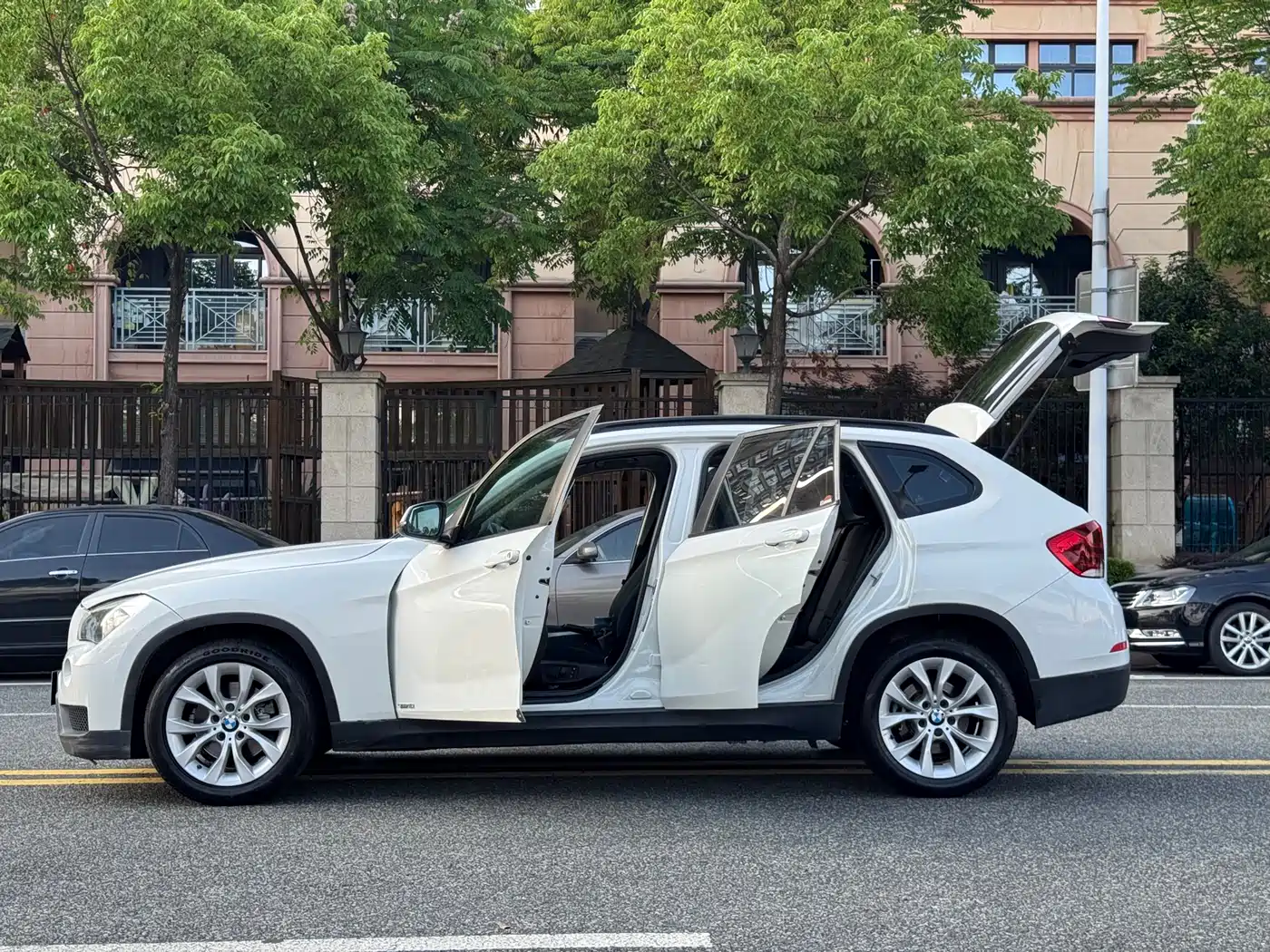 BMW X1 2013 sDrive18i Fashion фото 17