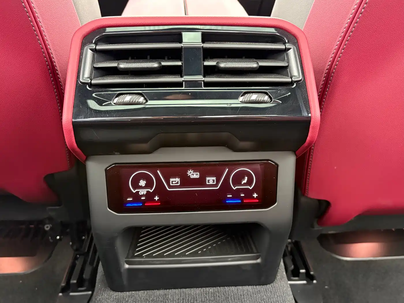 BMW 5 Series 2025 530Li Premium M Sport Package фото 24