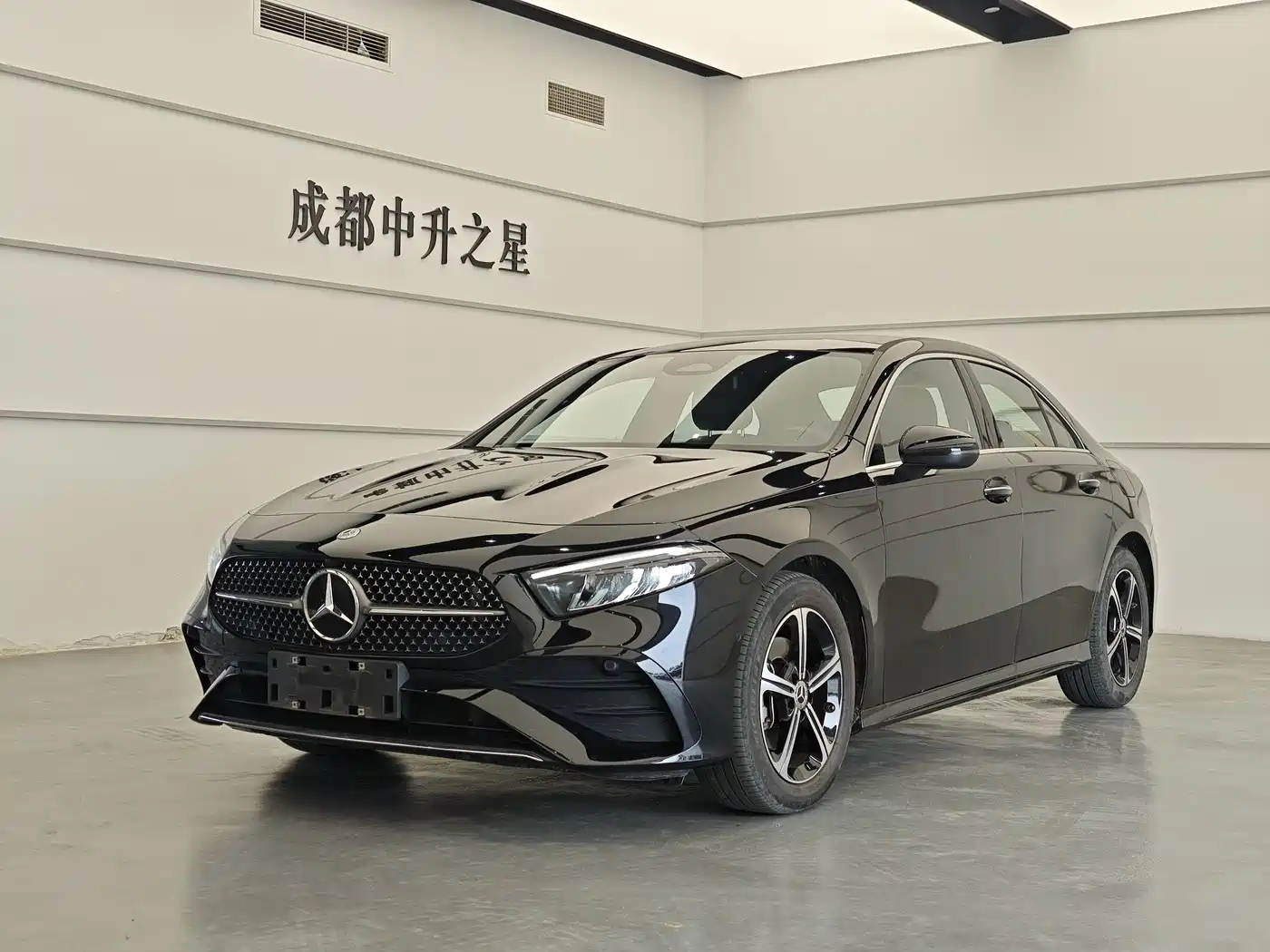 Mercedes-Benz A-Class 2023 A 200 L Fashion