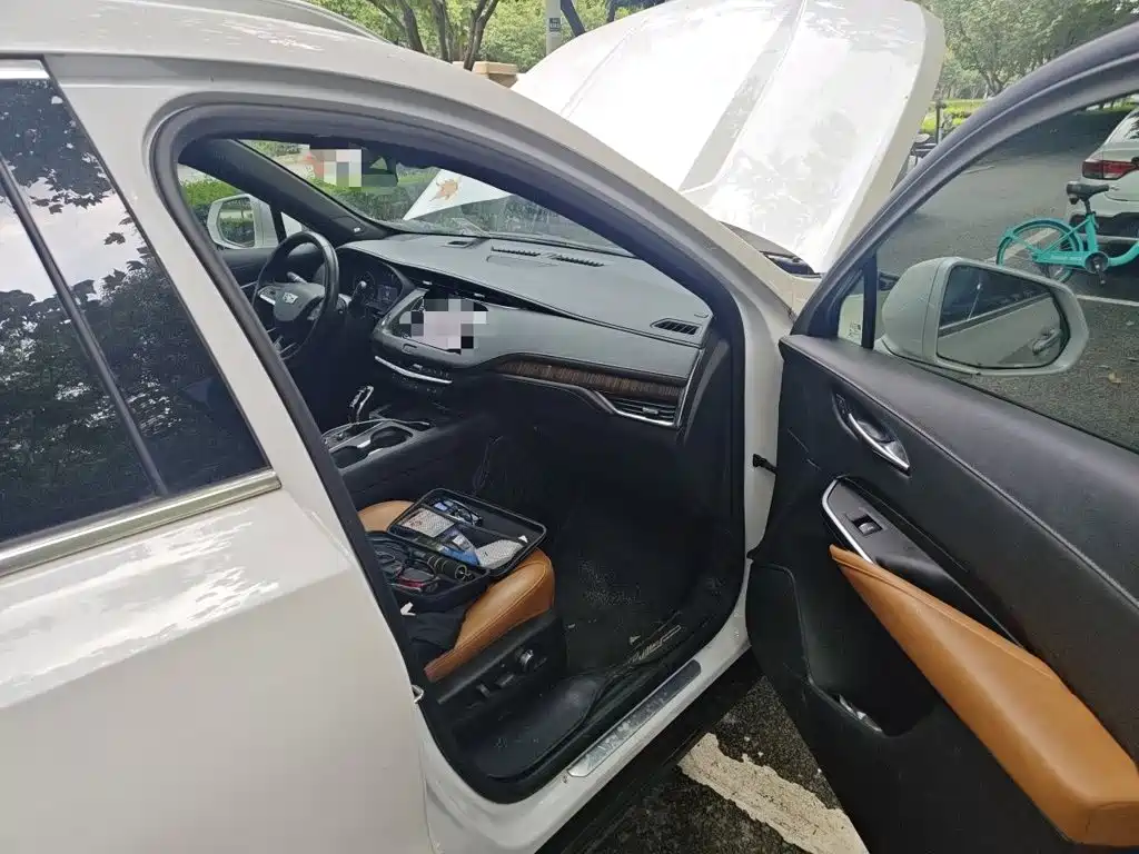 Cadillac XT4 2023 2022 28T FWD Premium
