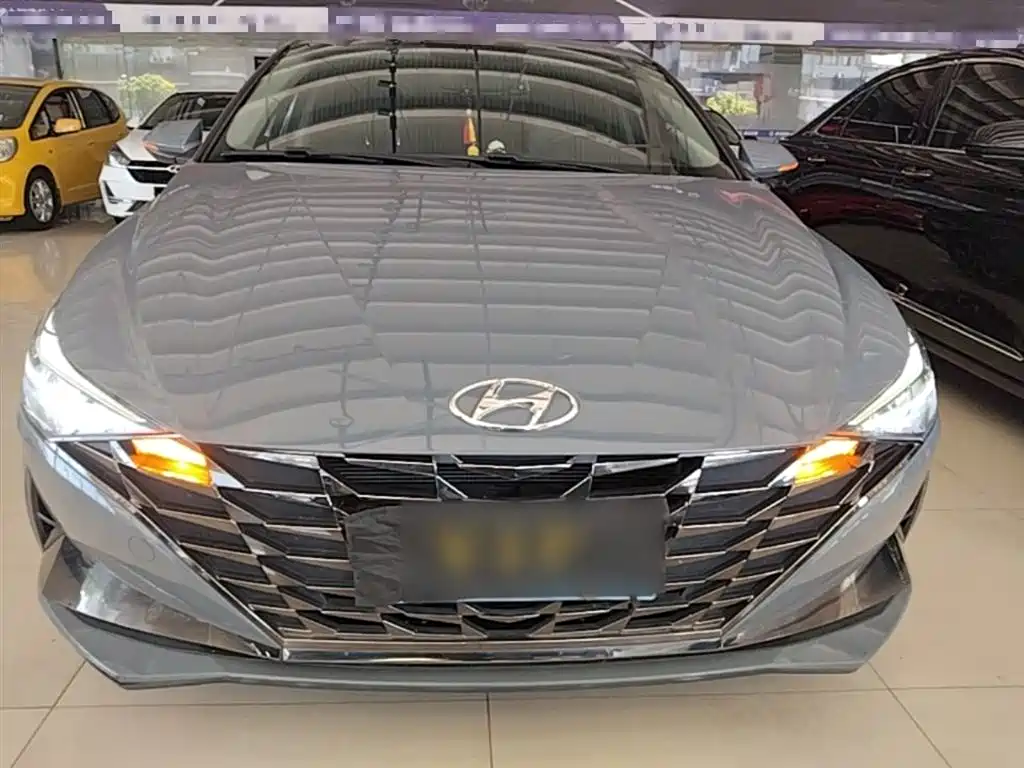 Hyundai Elantra 2022 1.5L CVT GLX Elite Edition фото 3