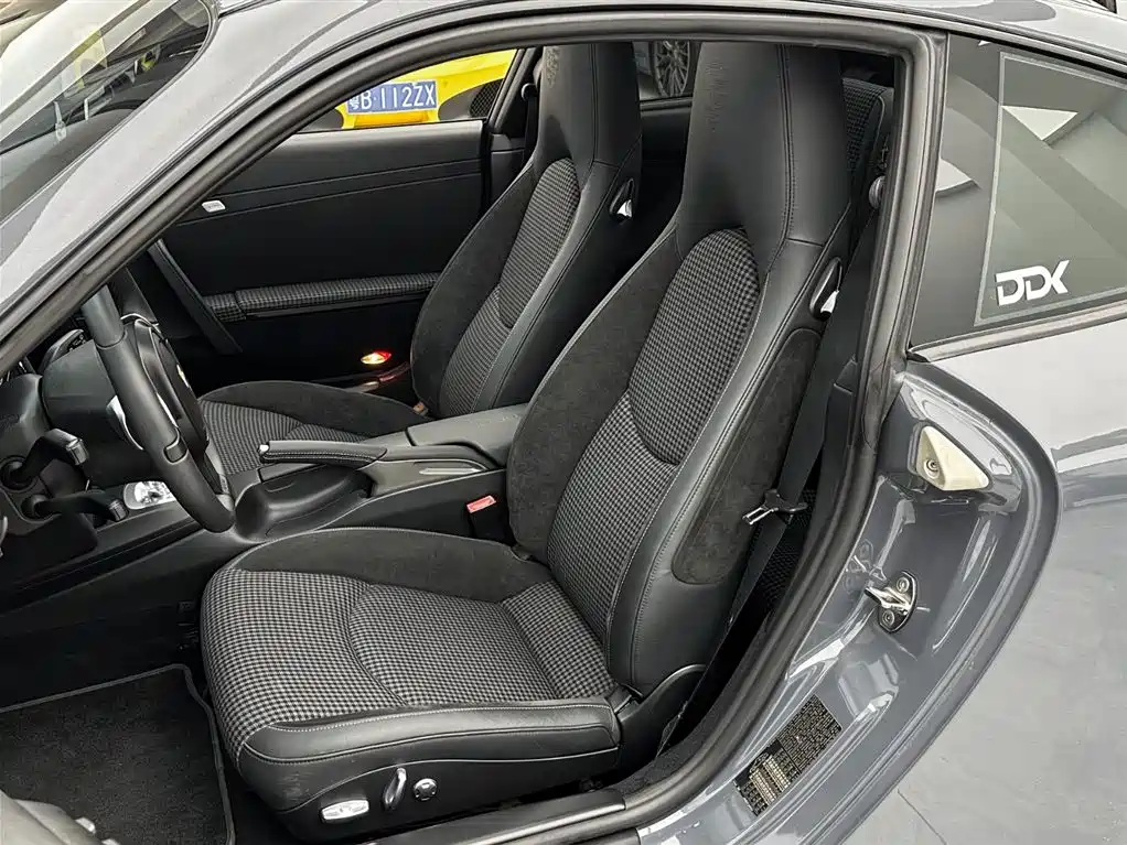 Porsche 911 2010 Carrera 3.6L фото 13