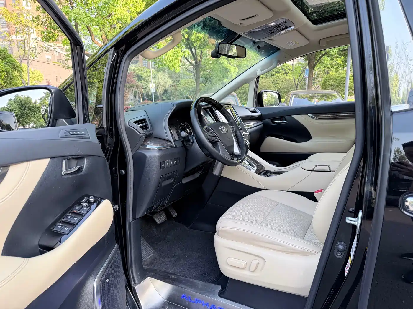 Toyota Alphard 2018 Facelift 3.5L Premium Edition фото 8