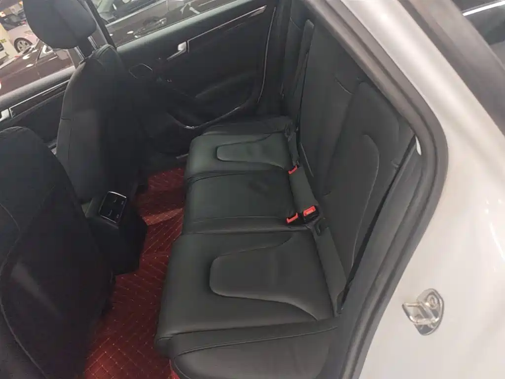 Audi A4L 2015 35 TFSI Auto Comfort фото 17