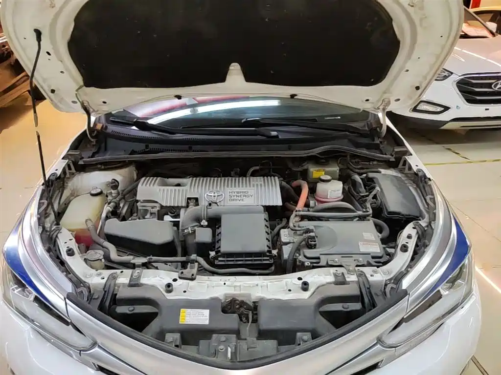 Toyota Corolla 2017 Facelift Hybrid 1.8L E-CVT Elite Edition фото 20