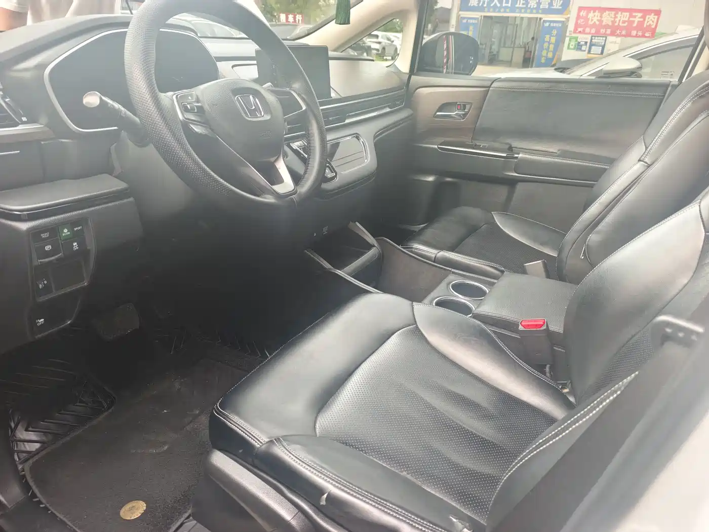 Honda Odyssey 2022 2.0L e:HEV Sharp·Enjoyment Edition фото 14