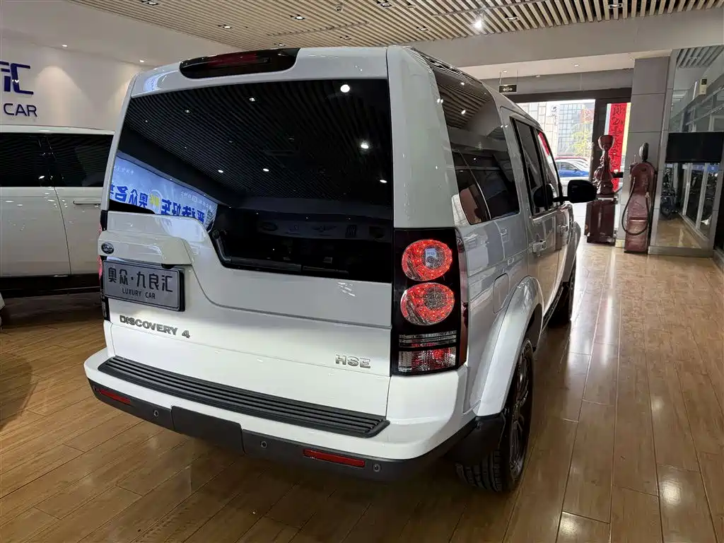 Land Rover Discovery 2016 3.0 SC Gloss Black Collector's Edition HSE фото 15