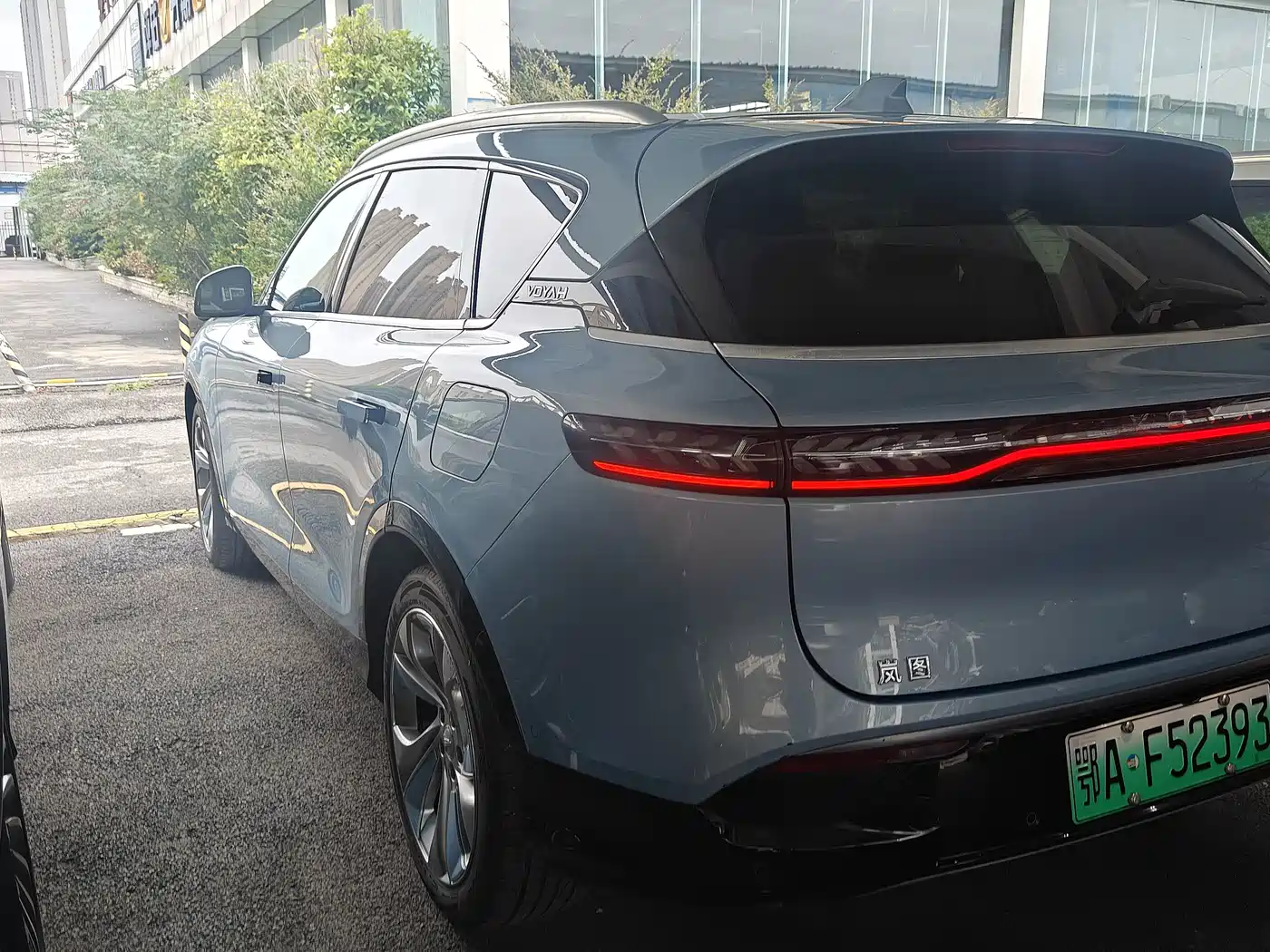 Voyah Free 2021 2021 AWD Standard Range Extender Exclusive Luxury Package