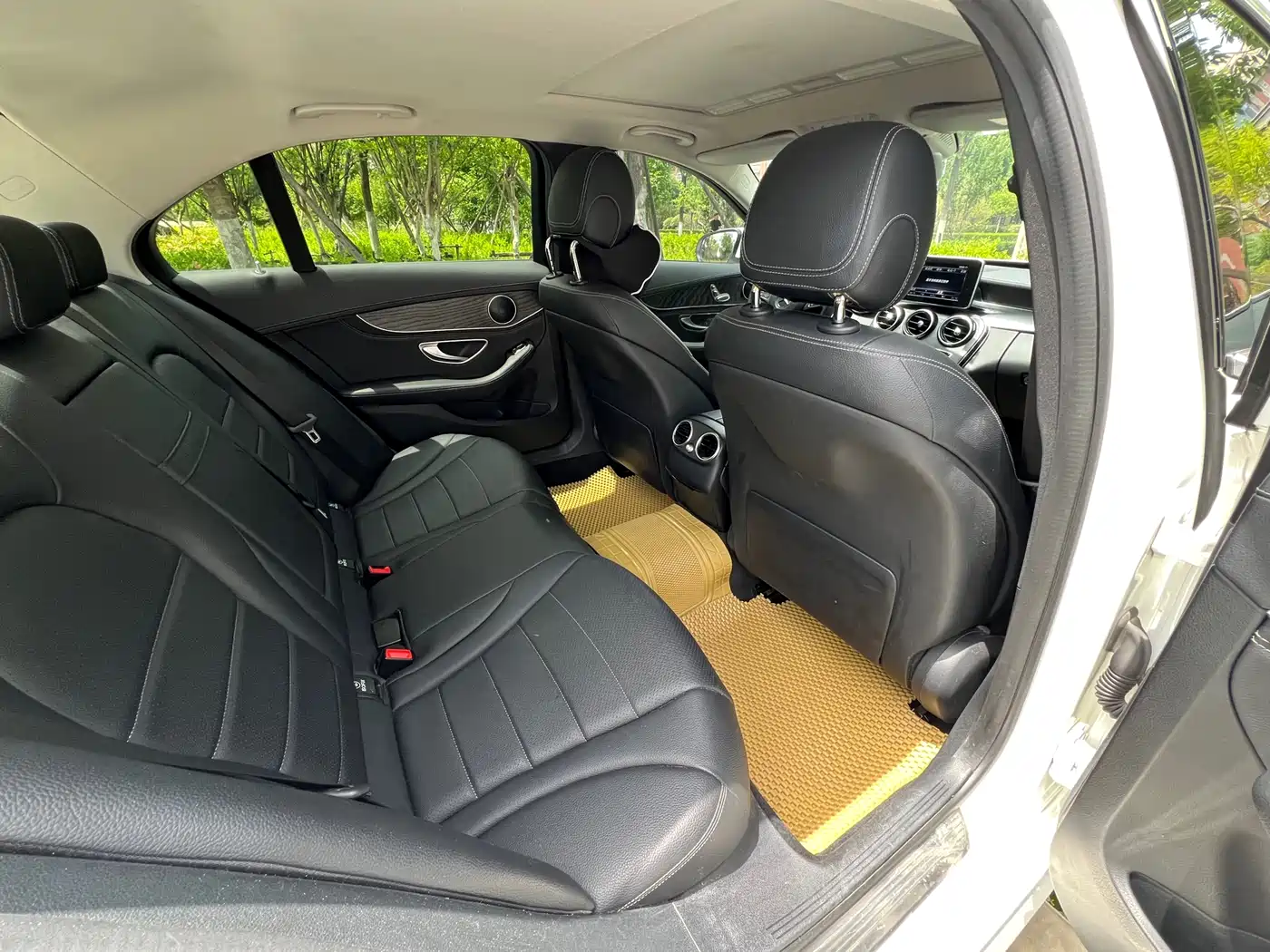 Mercedes-Benz C-Class 2015 C 180 L Sport фото 10