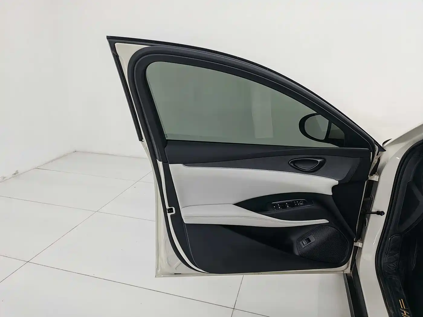 BYD Seal 06 New Energy 2024 DM-i 120KM Honor фото 16