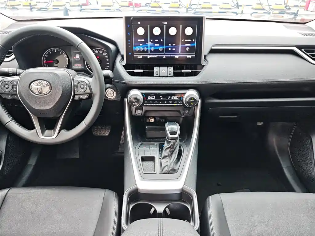 Toyota Wildlander 2022 2.0L CVT FWD Luxury PLUS Edition фото 17