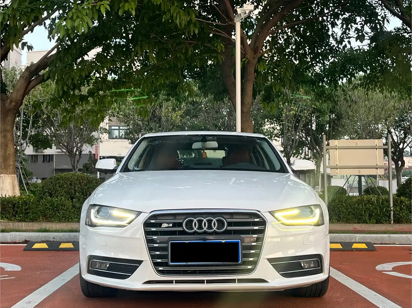 Audi A4L 2015 35 TFSI Auto Standard фото 2