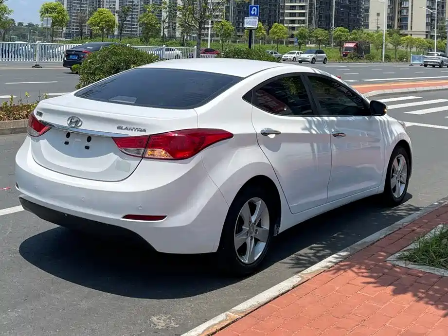 Hyundai Langdong 2013 1.6L Automatic Leading фото 6