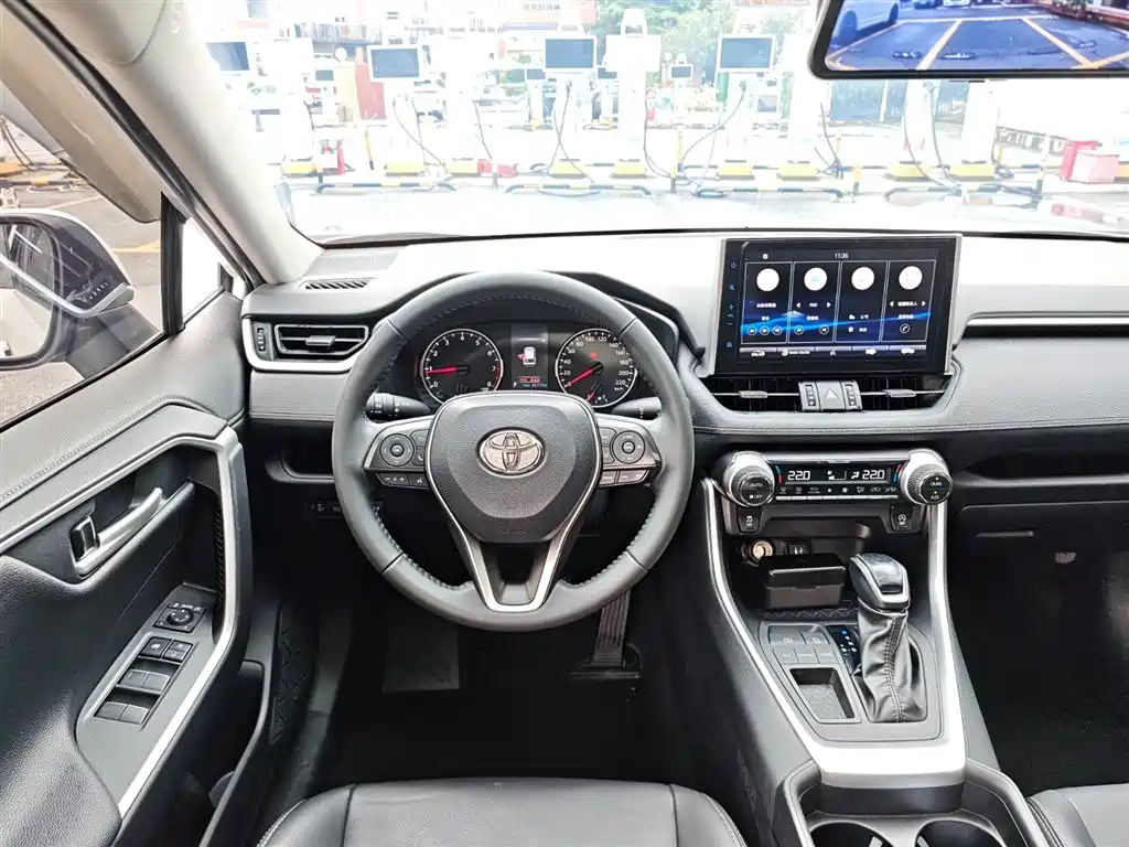 Toyota Wildlander 2022 2.0L CVT FWD Luxury PLUS Edition фото 18