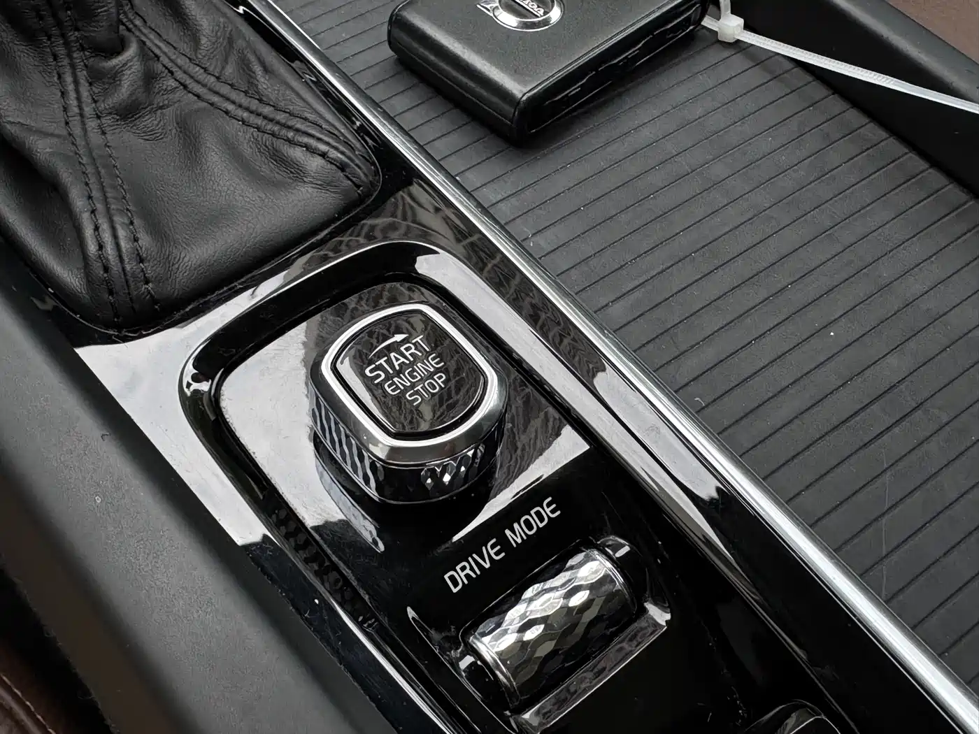 Фото 9 - Volvo XC60