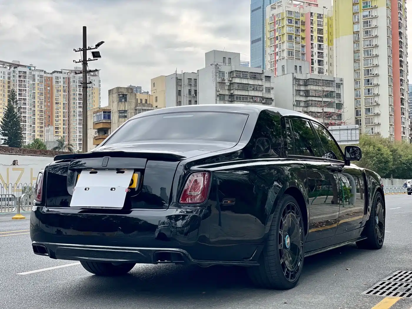 Rolls-Royce Phantom 2006 6.7L Extended Wheelbase EWB фото 4
