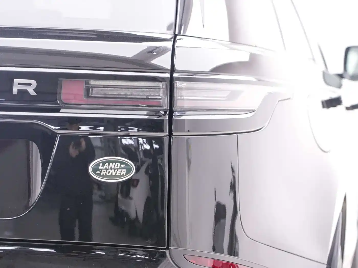 Land Rover Range Rover Velar 2024 S фото 13