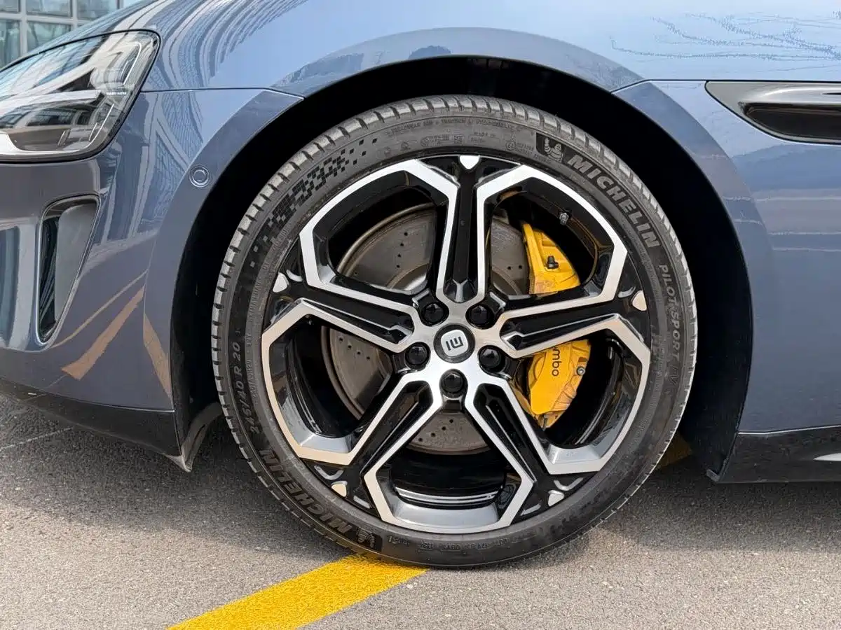 XIAOMI CAR XIAOMI SU7