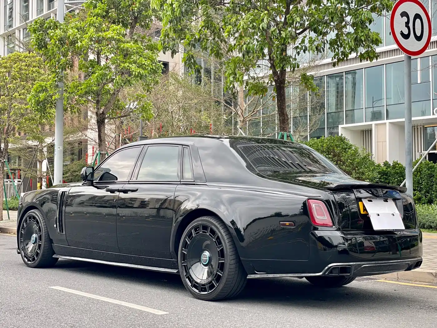 Rolls-Royce Phantom 2006 6.7L Extended Wheelbase EWB фото 5