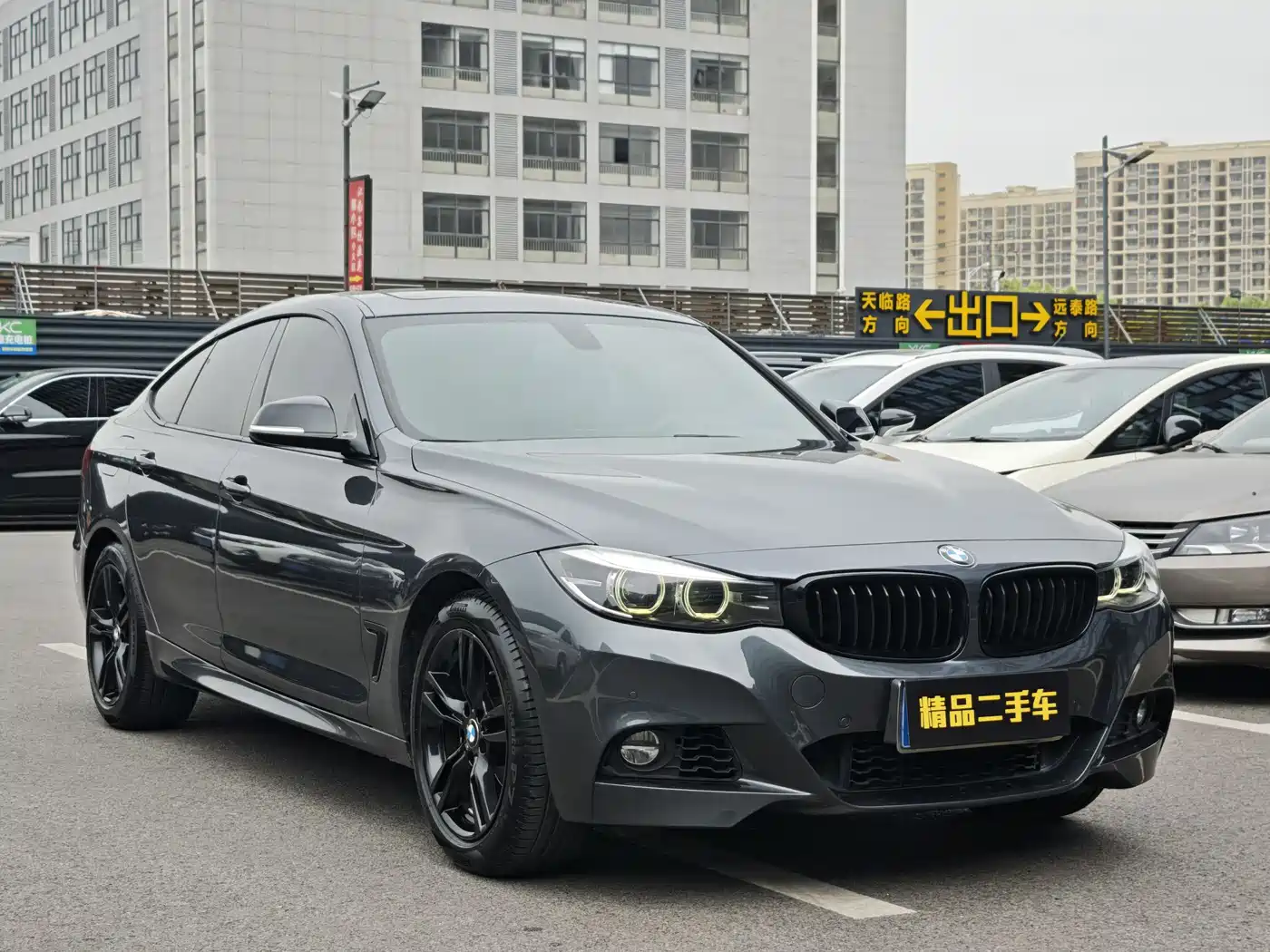 BMW 3 Series GT 2019 320i M Sport Black Night Edition фото 3