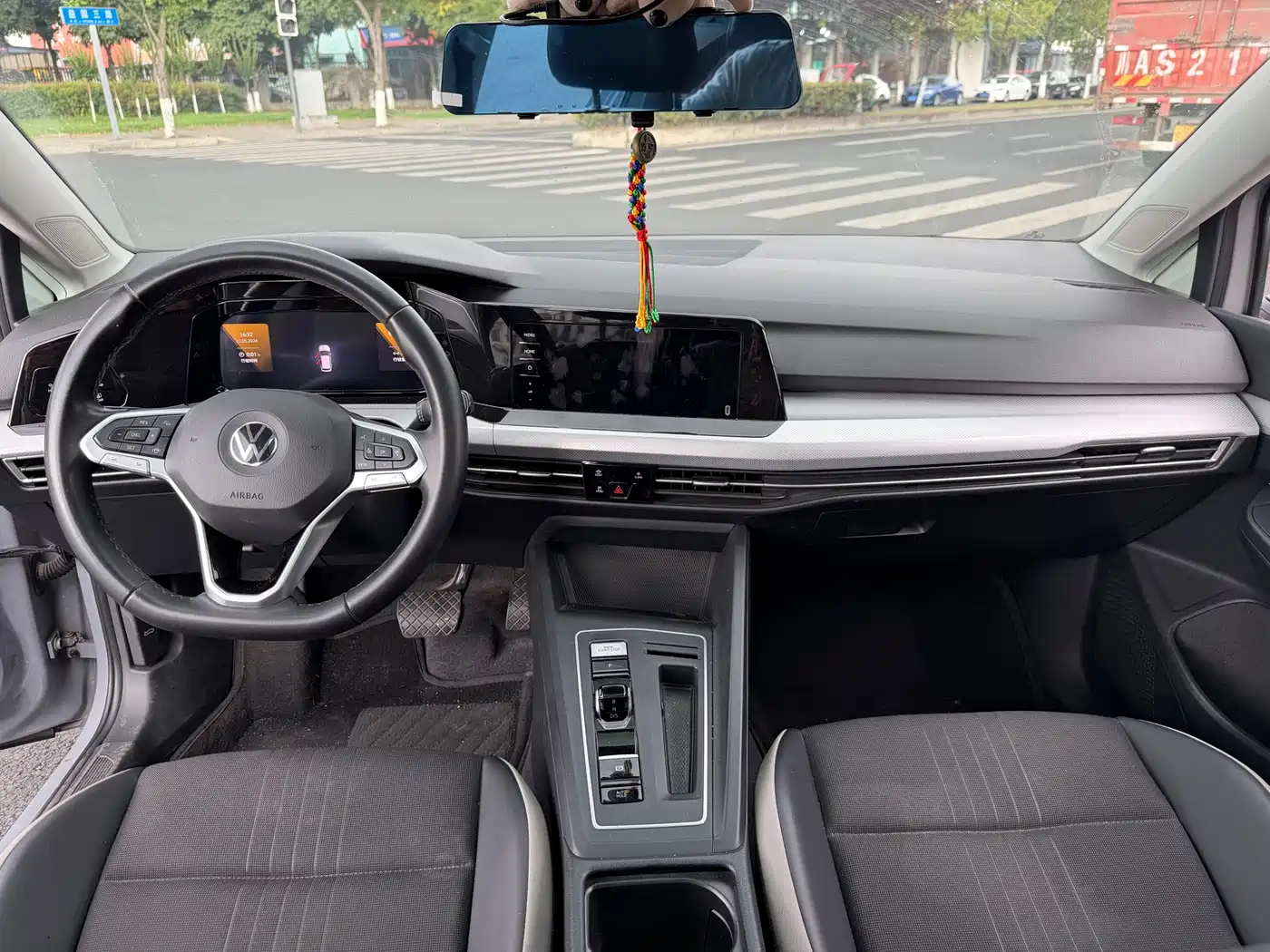 Volkswagen Golf 2021 280TSI DSG R-Line фото 13
