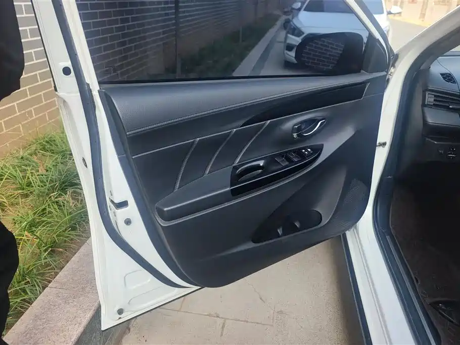 TOYOTA YARIS L ZHIXUAN