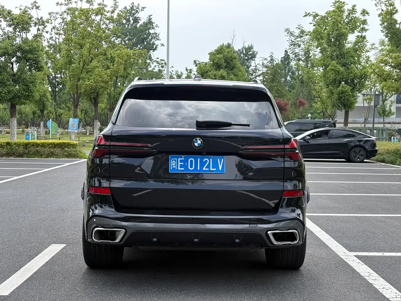 BMW X5 2023 xDrive 40Li M Sport Black Night Package фото 4