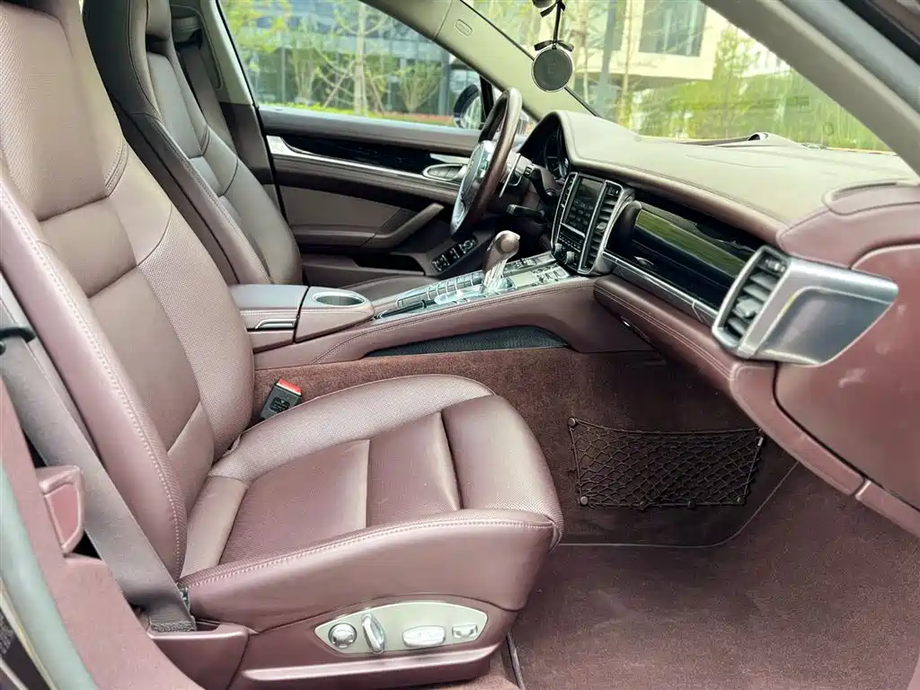 Porsche Panamera 2014 Panamera 4 Executive 3.0T фото 15