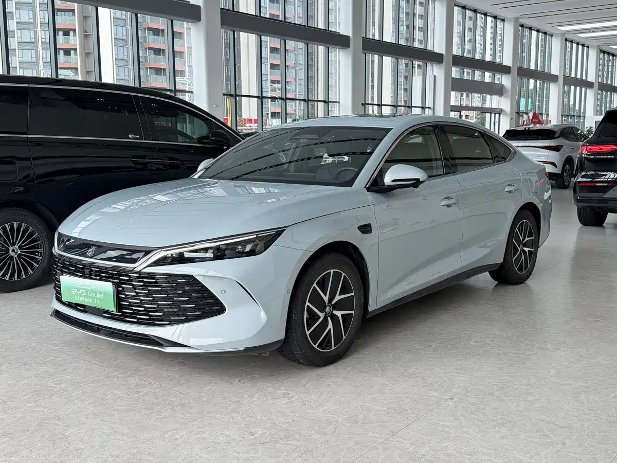 BYD Qin L 2025 DM-i Smart Drive Edition 120KM Surpassing