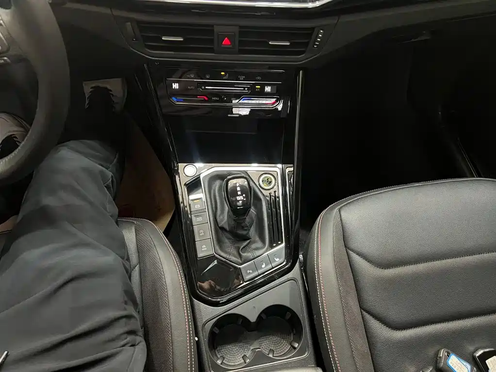 Volkswagen Tayron 2021 280TSI 2WD Luxury Smart Connect фото 14