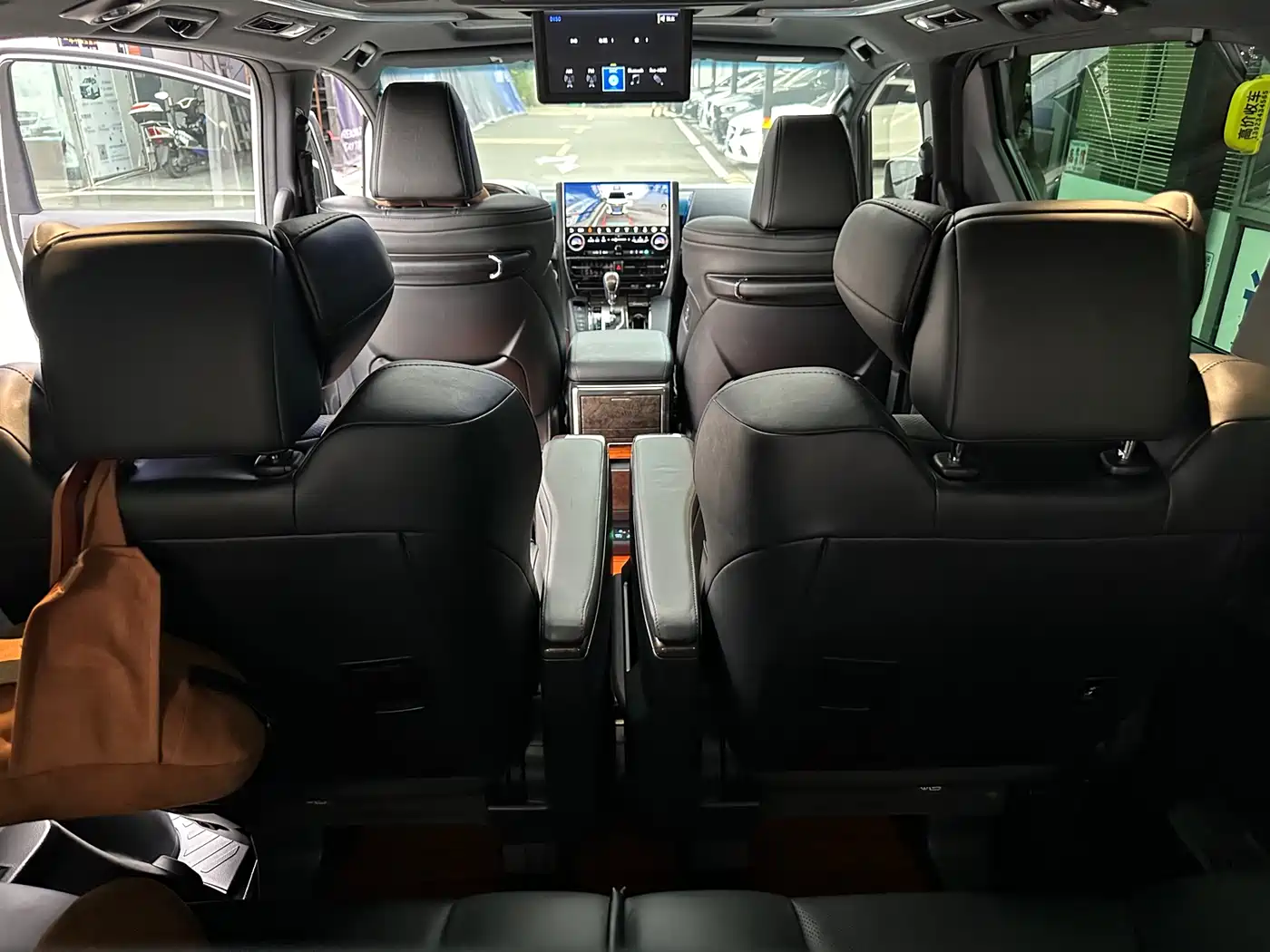 Toyota Alphard 2019 Hybrid 2.5L Premium Edition фото 11