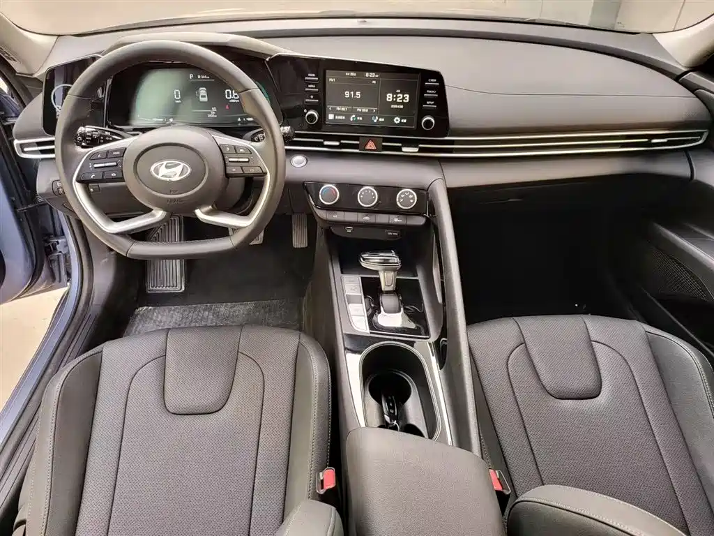 Hyundai Elantra 2023 1.5L CVT GLX Elite Edition фото 20