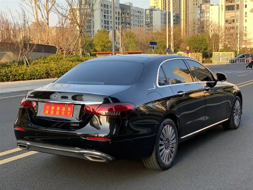 Mercedes-Benz E-Class 2023 E 300 L Fashion фото 4