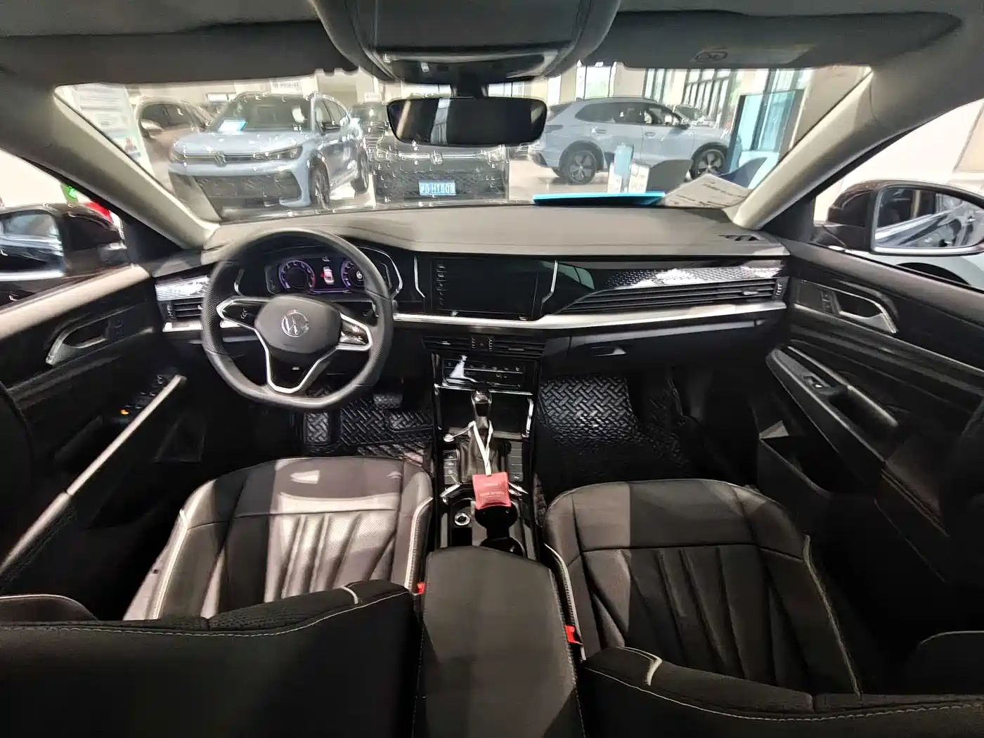 Volkswagen Passat 2024 330TSI Elite Edition фото 5