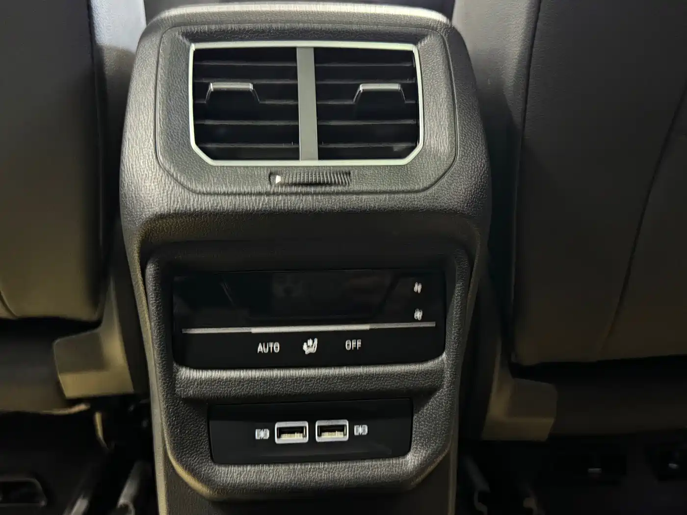 Volkswagen Tayron 2022 280TSI 2WD Luxury Smart Connect Edition фото 7