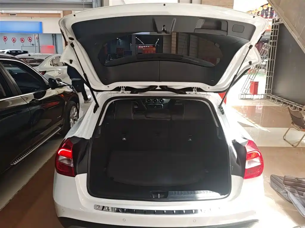 Mercedes-Benz GLA 2016 GLA 200 Dynamic фото 19