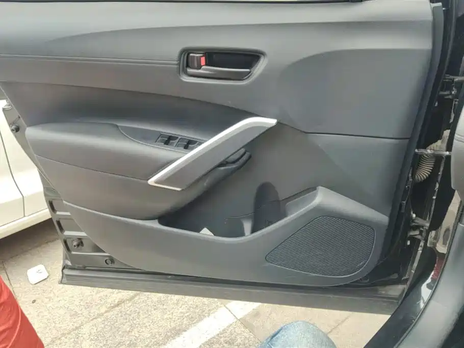 Toyota Corolla Cross 2023 2.0L Pioneer Edition фото 7